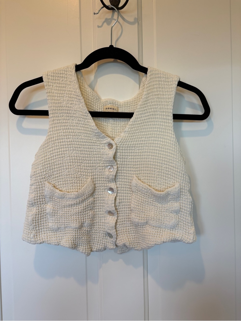 DONNI. Cream waffle-knit Button-Front Crop Vest